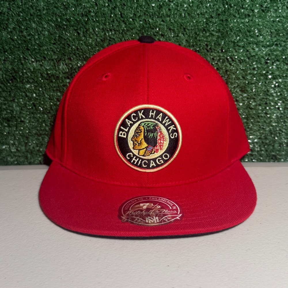 Mitchell & Ness Chicago Blackhawks Fitted Hat Red NHL Size 7 1/2 Brand New
